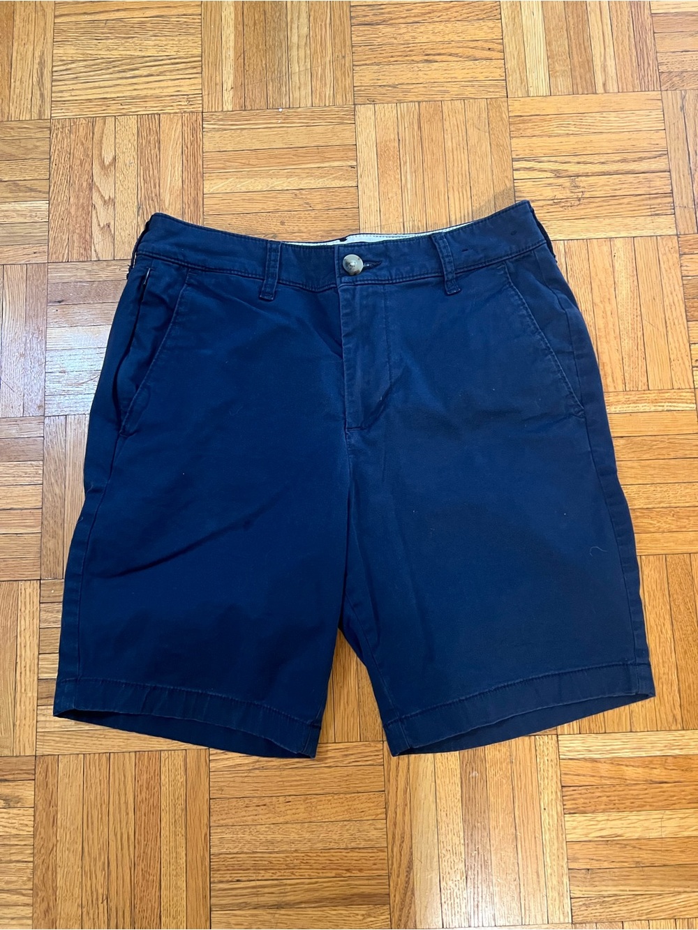 Coastal Preppy Hollister Men's Dark Navy Flat-Front Shorts size 30W